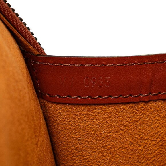 LOUIS VUITTON Brown Leather Shoulder Bag - Picture 9 of 10